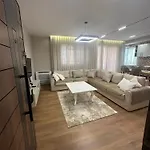 Renev * Τίρανα