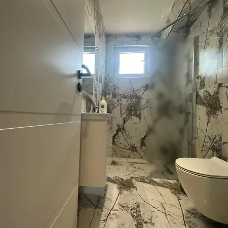 Apartment Reve