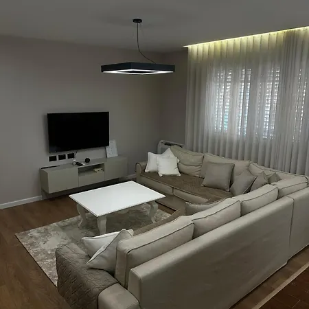 Renev * טיראנה